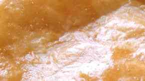 deliciosa empanada gallega con atun y masa de hojaldre