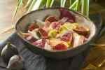 ensalada de higos con tocino crudo