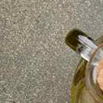 plato de ensalada de tomate con burrata