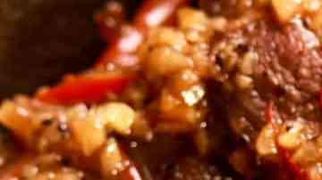 Lomo de res al ajillo