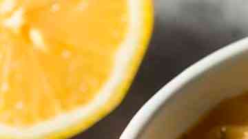 plato de sopa de verduras con arroz