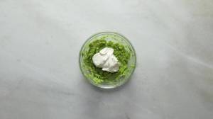 Guacamole con cubos de mozzarella