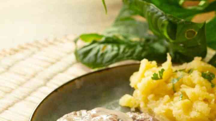 filete de res con salsa de champiñones