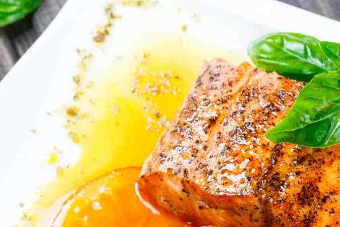 salmón en salsa de naranja