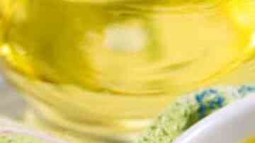 plato de sopa de frijoles con verduras