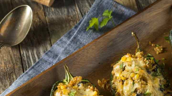 chiles rellenos de atún