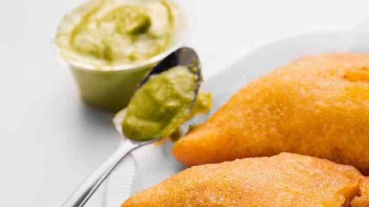 empanada de jamón y queso venezolana