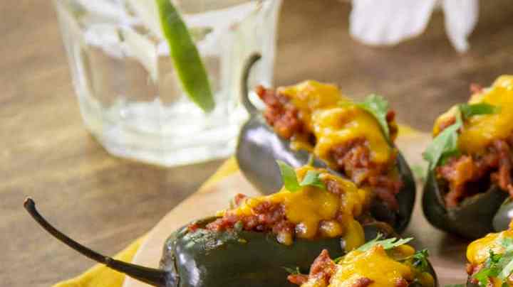 Jalapeños rellenos de carne