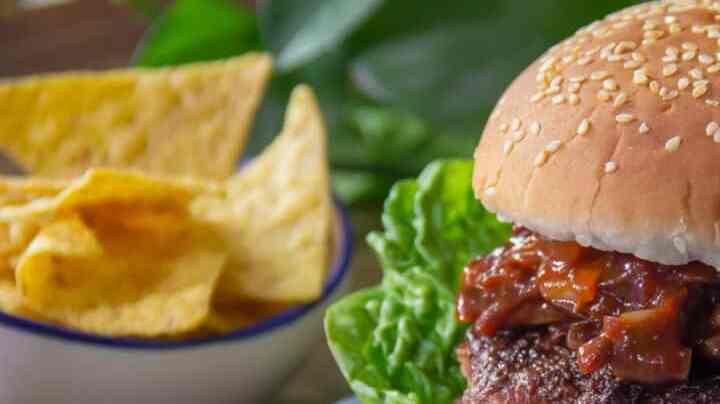 hamburguesa de res con relleno de queso