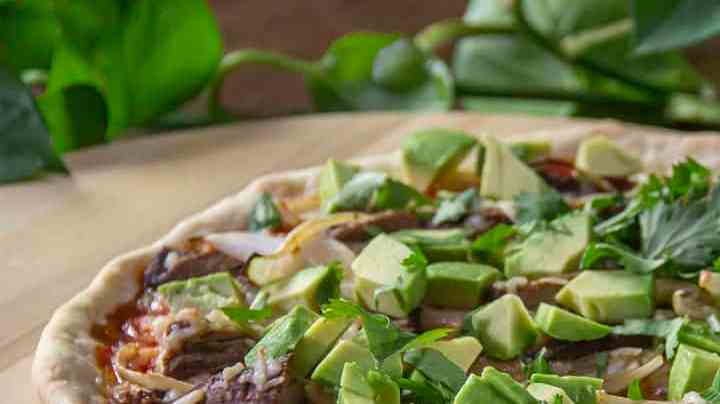 Pizza de carne asada