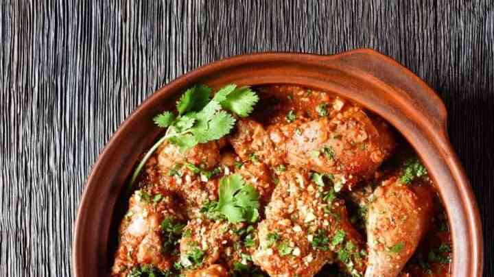 pollo guisado dominicano