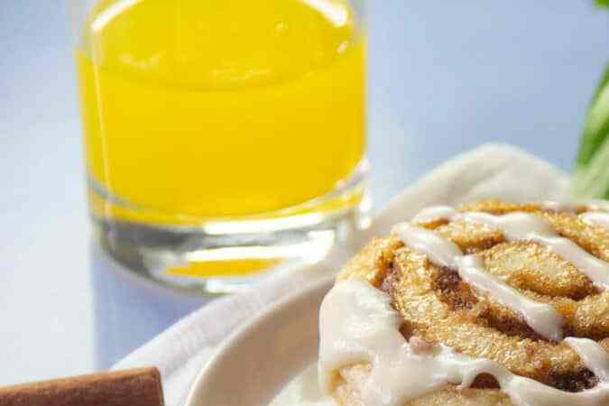 Pancakes de roll de canela