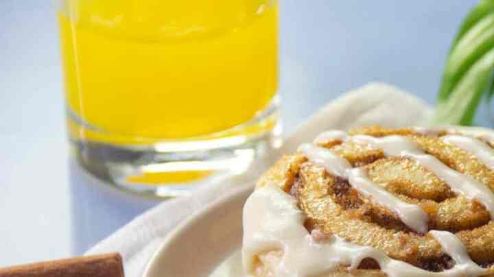 Pancakes de roll de canela