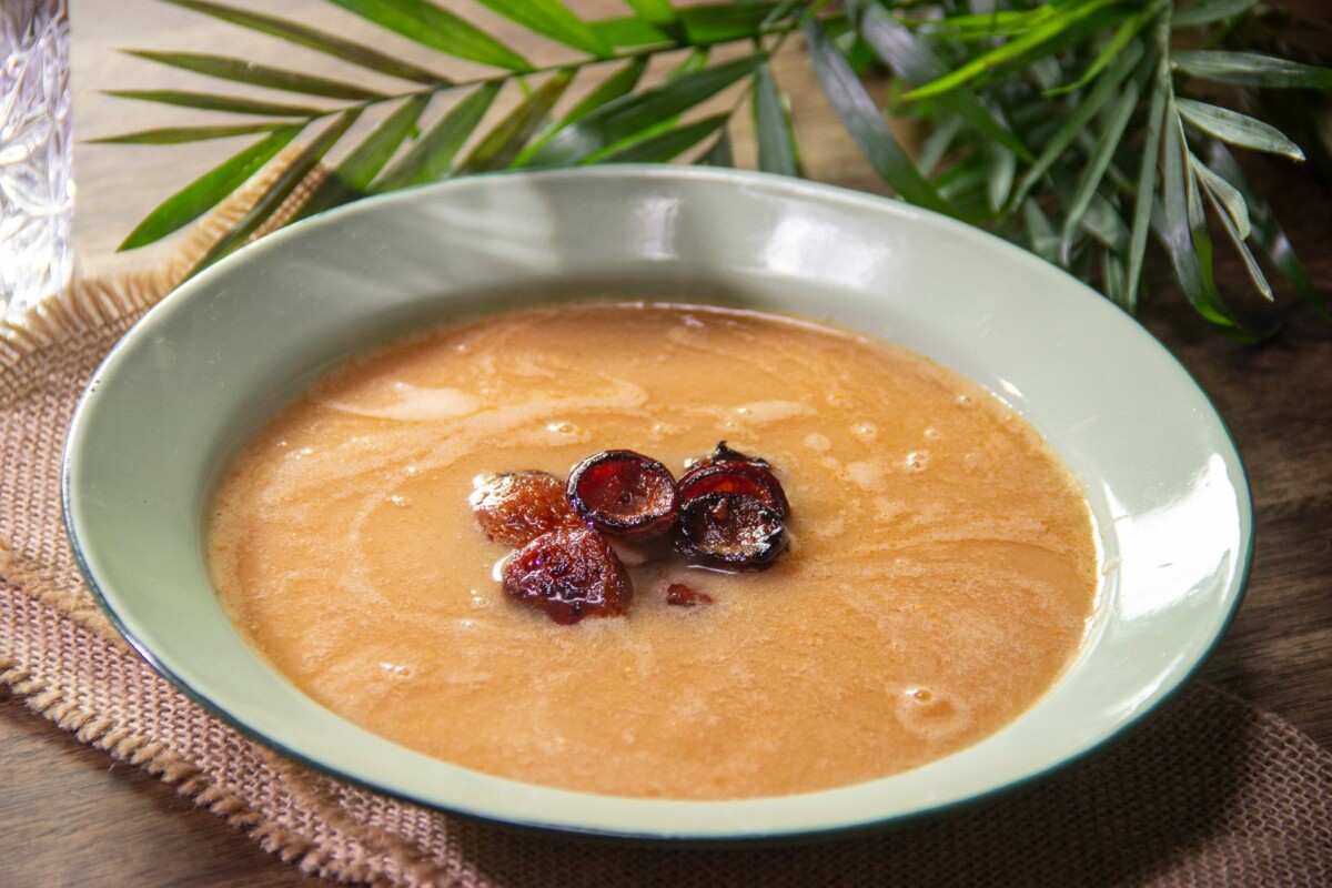 Receta de crema de garbanzos con chorizo