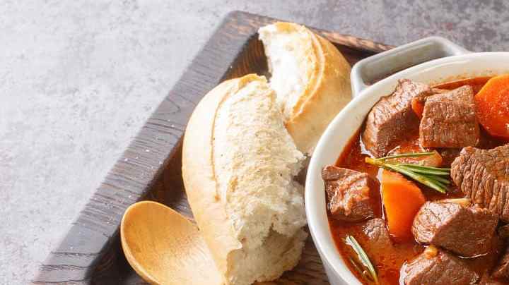 Ragoutde ternera al vino tinto