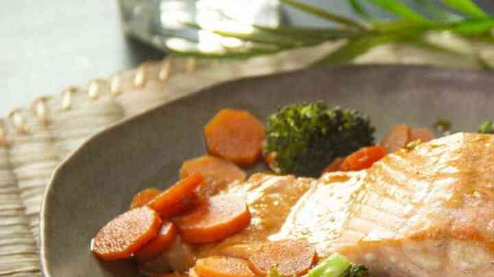 salmón con soya y miel