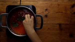 Caldo con bolitas de papa