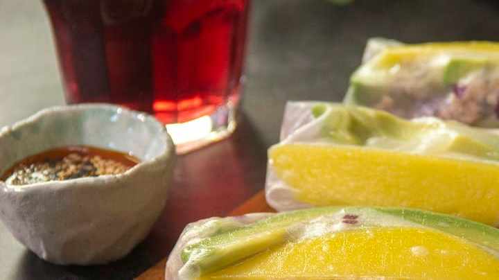 Rollos de ensalada de atún