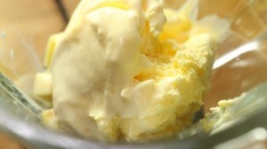 malteada de piña con helado de vainilla