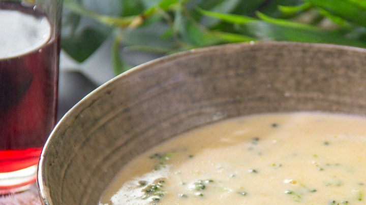 sopa de queso cheddar y brócoli