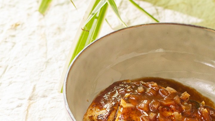 Filete de pescado en salsa de tamarindo