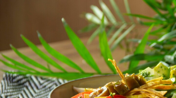 ensalada bowl con pollo a la plancha
