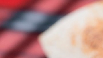 delicioso burrito relleno de nuggets