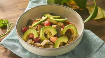 ensalada de aguacate y nopales