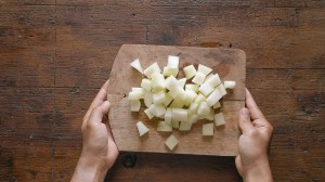 Ensalada de melón, aceitunas y queso