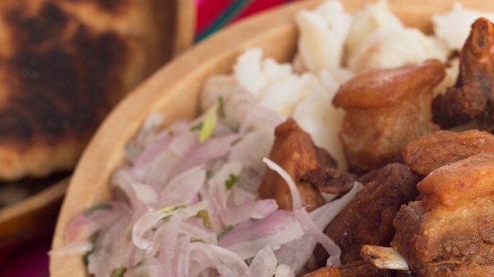 mote con chicharrón