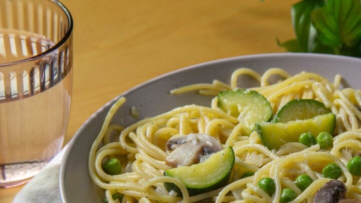 pasta con champiñones y calabacitas