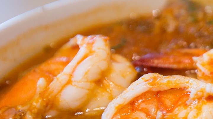 Caldo de camarones salvadoreño