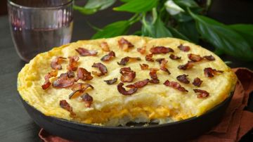 puré de papas con queso y tocino al horno