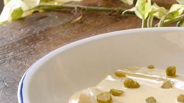 puerros rellenos con salsa de queso