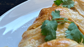 anillo de croissant relleno de pollo