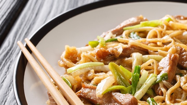 Chao mein salvadoreño