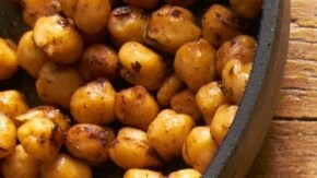 Bol de quinoa, espinacas y garbanzos