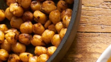 Bol de quinoa, espinacas y garbanzos