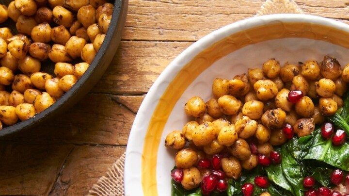 Bol de quinoa, espinacas y garbanzos