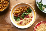 Bol de quinoa, espinacas y garbanzos