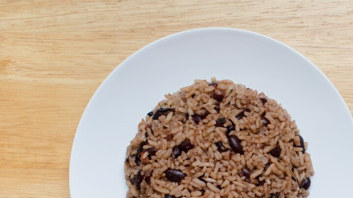 arroz negrito salvadoreño