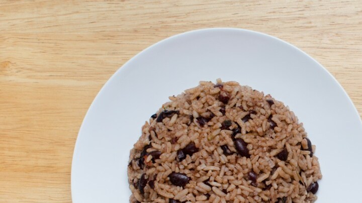 arroz negrito salvadoreño