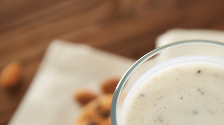 batido de helado de vainilla con galletas