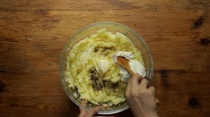 puré de papas con queso y tocino al horno