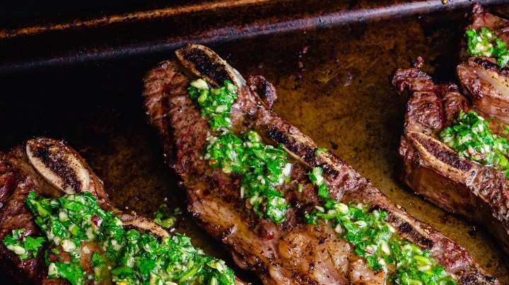 costilla de res en salsa verde