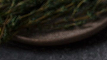 filetes de muslo de pollo deshuesado en salsa de curry