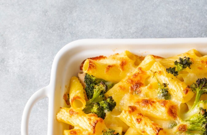 deliciosos macarrones gratinados con brocoli