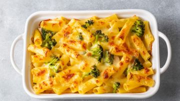 deliciosos macarrones gratinados con brocoli