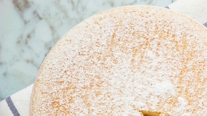 Bizcocho vegano de chocolate blanco