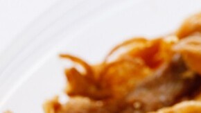 carne deshilada con huevo